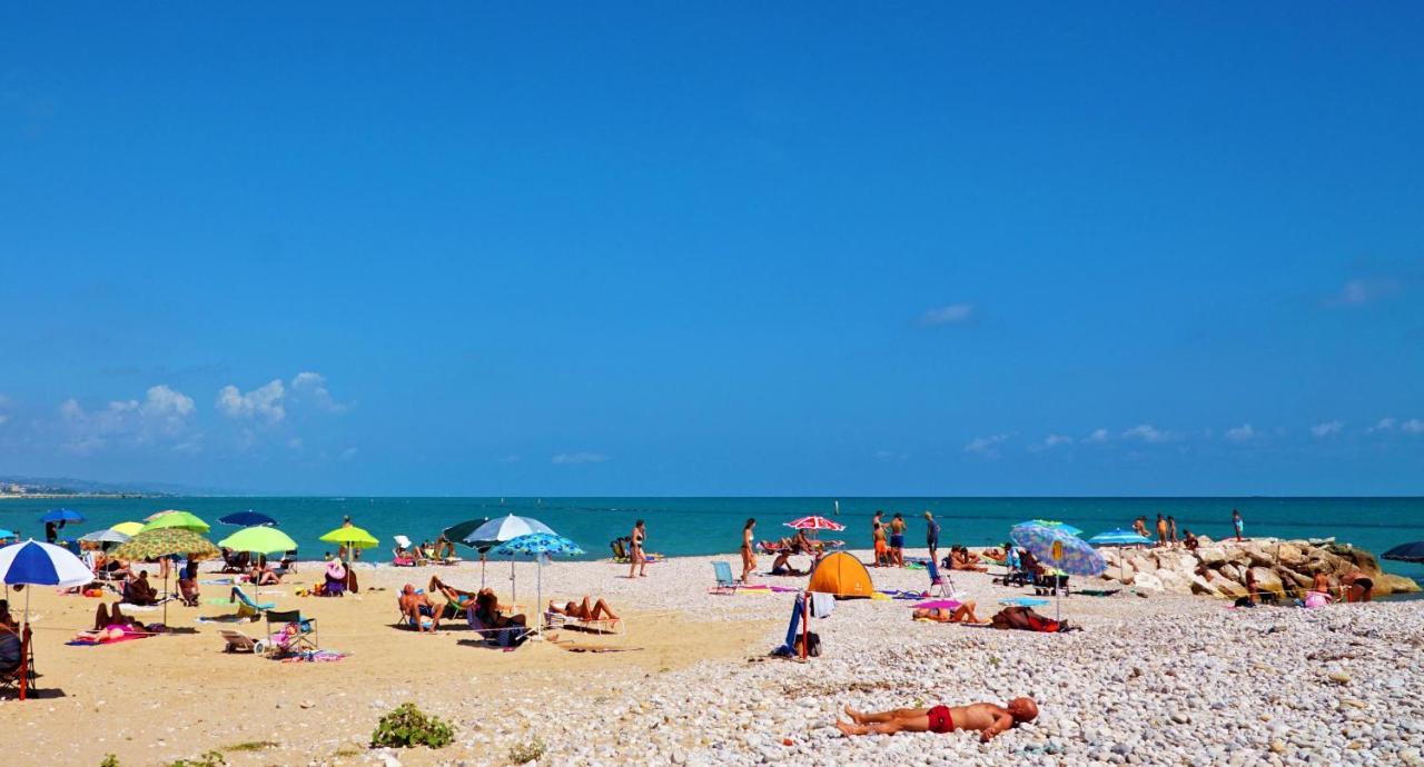 Club Del Sole Roseto Degli Abruzzi Easy Camping Village Exterior photo