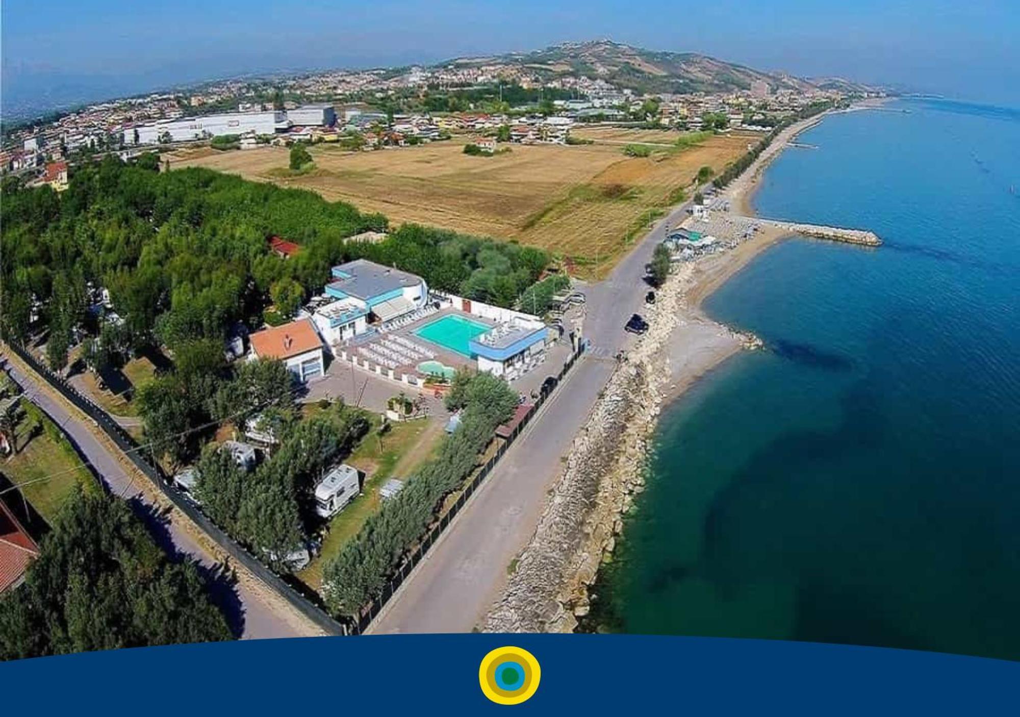 Club Del Sole Roseto Degli Abruzzi Easy Camping Village Exterior photo