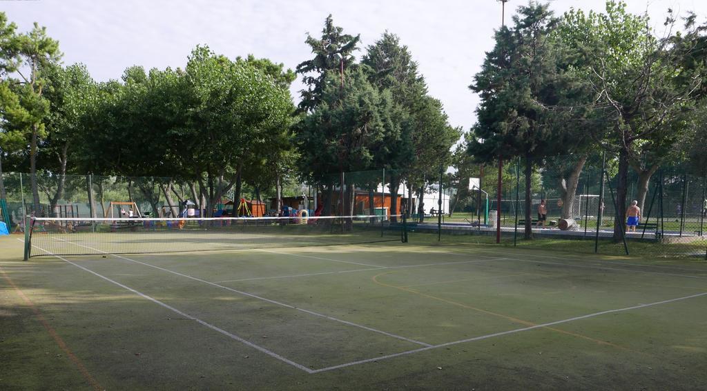 Club Del Sole Roseto Degli Abruzzi Easy Camping Village Exterior photo