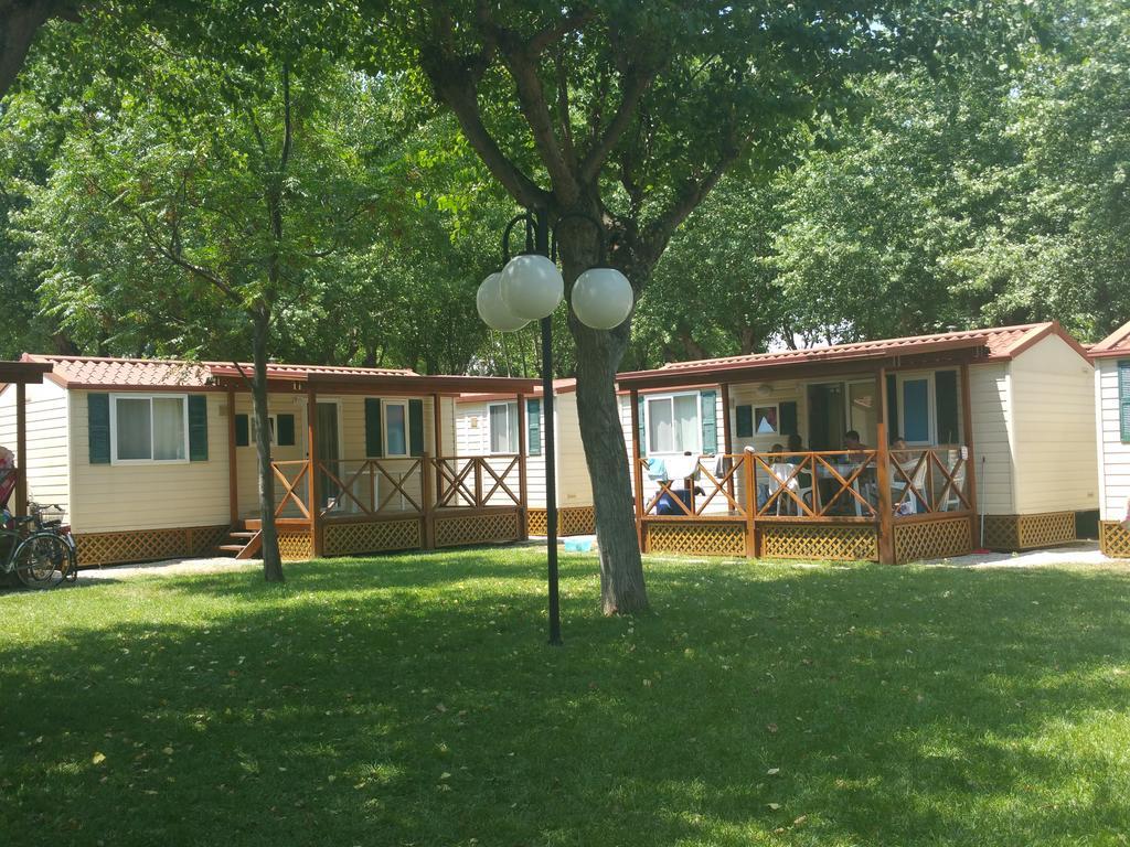 Club Del Sole Roseto Degli Abruzzi Easy Camping Village Exterior photo